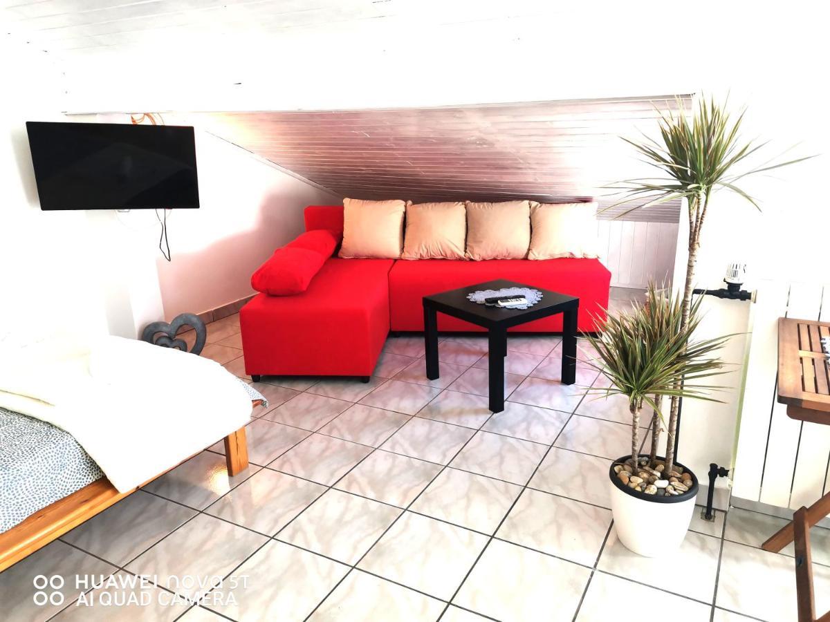 Albert Apartaments Krk Krk Town Esterno foto